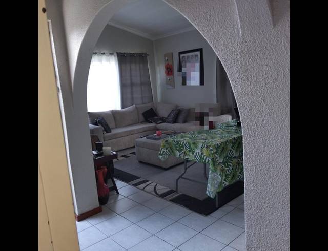 3 BEDROOM HOUSE FOR SALE IN PEERLESS PARK NORTH